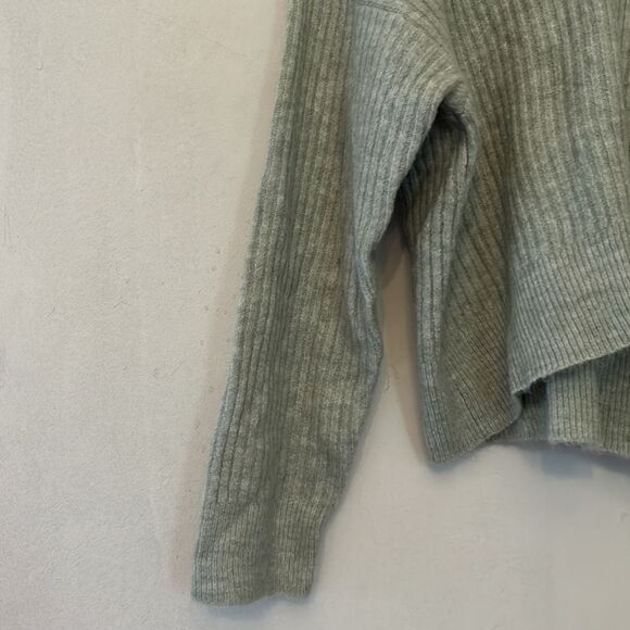 Chloe + Cyrus girls sage green hooded long sleeve sweater Size L New - Picture 5 of 9